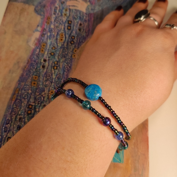 Blue Agate & Glass Beads Handmade Bracelet - Picture 12 of 13